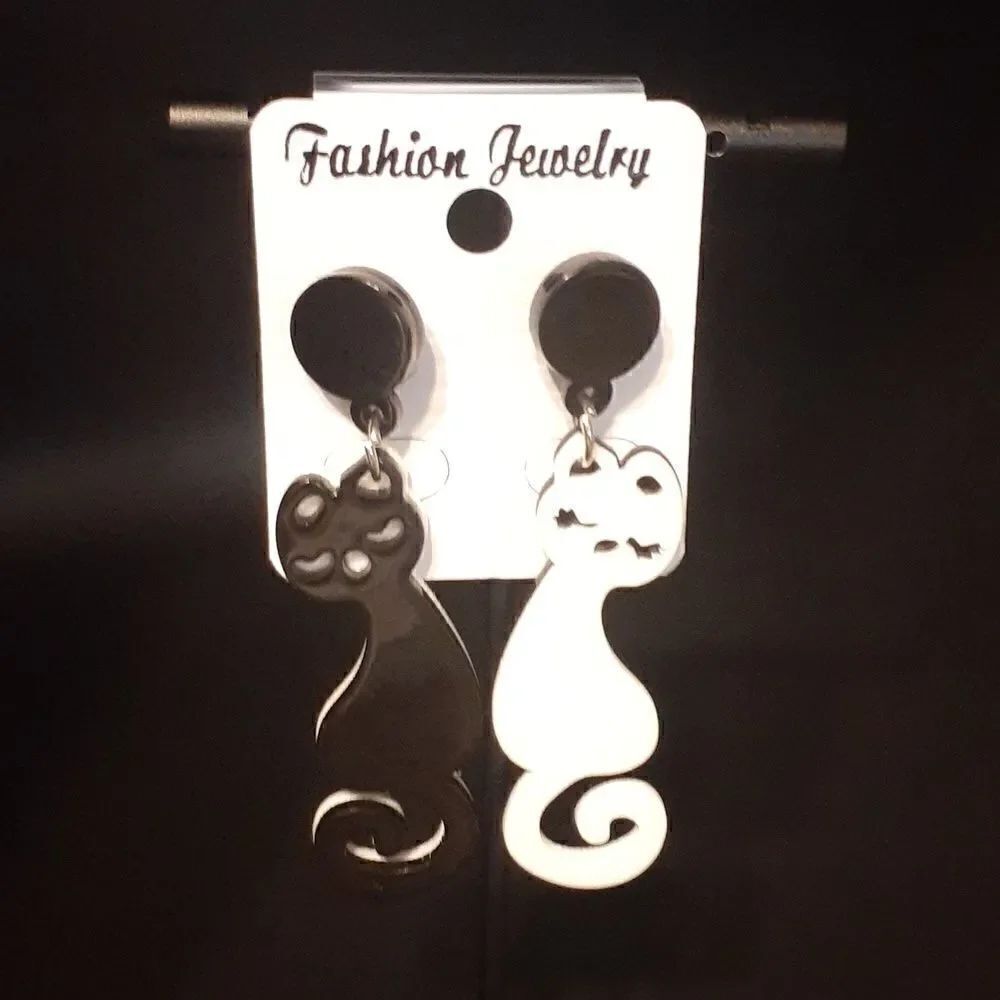 New Cute Cat Anime Earrings New‎